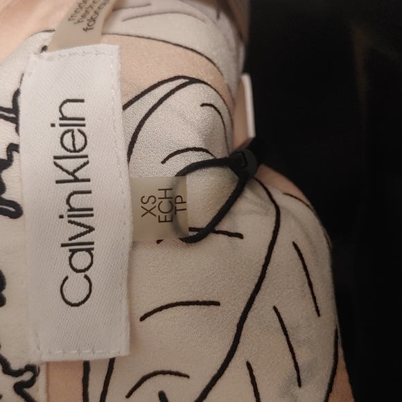 Calvin Klein Button Top Size XS - Picture 11 of 11